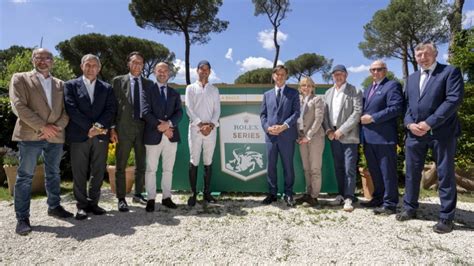 acquisto rolex piazza di siena|Piazza di Siena: nasce la Rolex Series e Roma c’è.